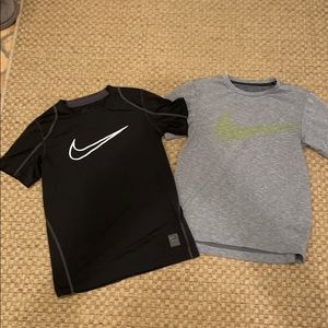 Bundle of 2 Nike shirts L